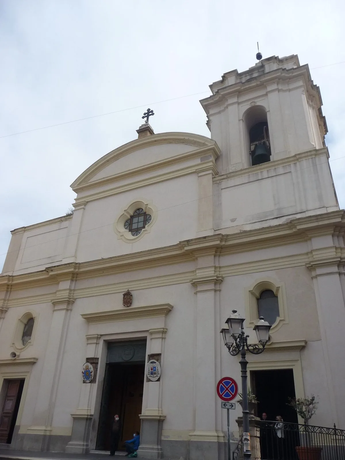 La facciata della Cattedrale di Santa Maria Assunta a Crotone